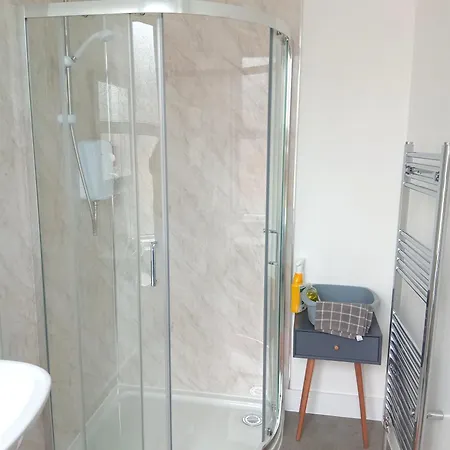 City Centre Ensuite 15 Mins Walk From Station * 칼라일