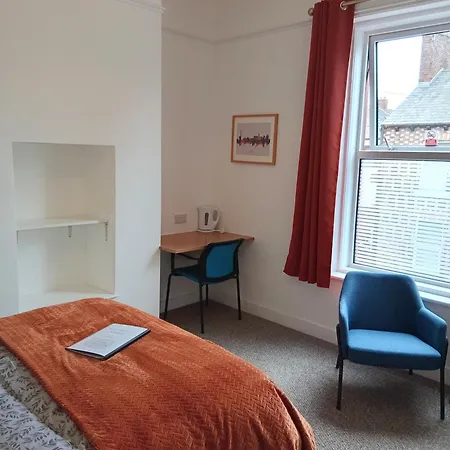 City Centre Ensuite 15 Mins Walk From Station 홈스테이 *