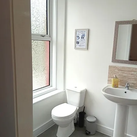 City Centre Ensuite 15 Mins Walk From Station * 칼라일
