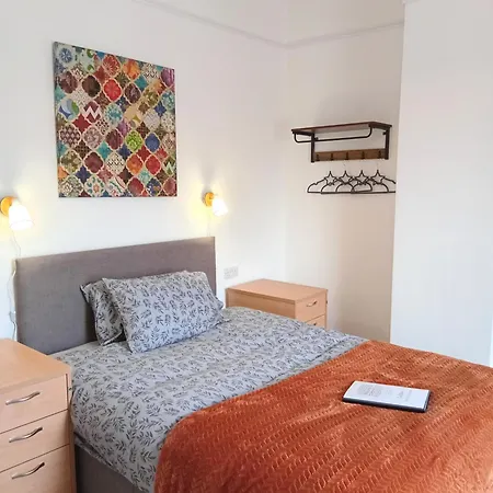City Centre Ensuite 15 Mins Walk From Station 홈스테이